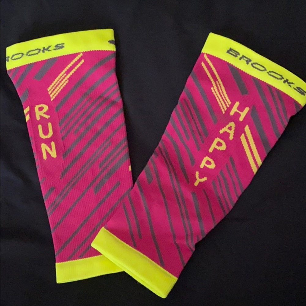 Brooks compression calf sleeves